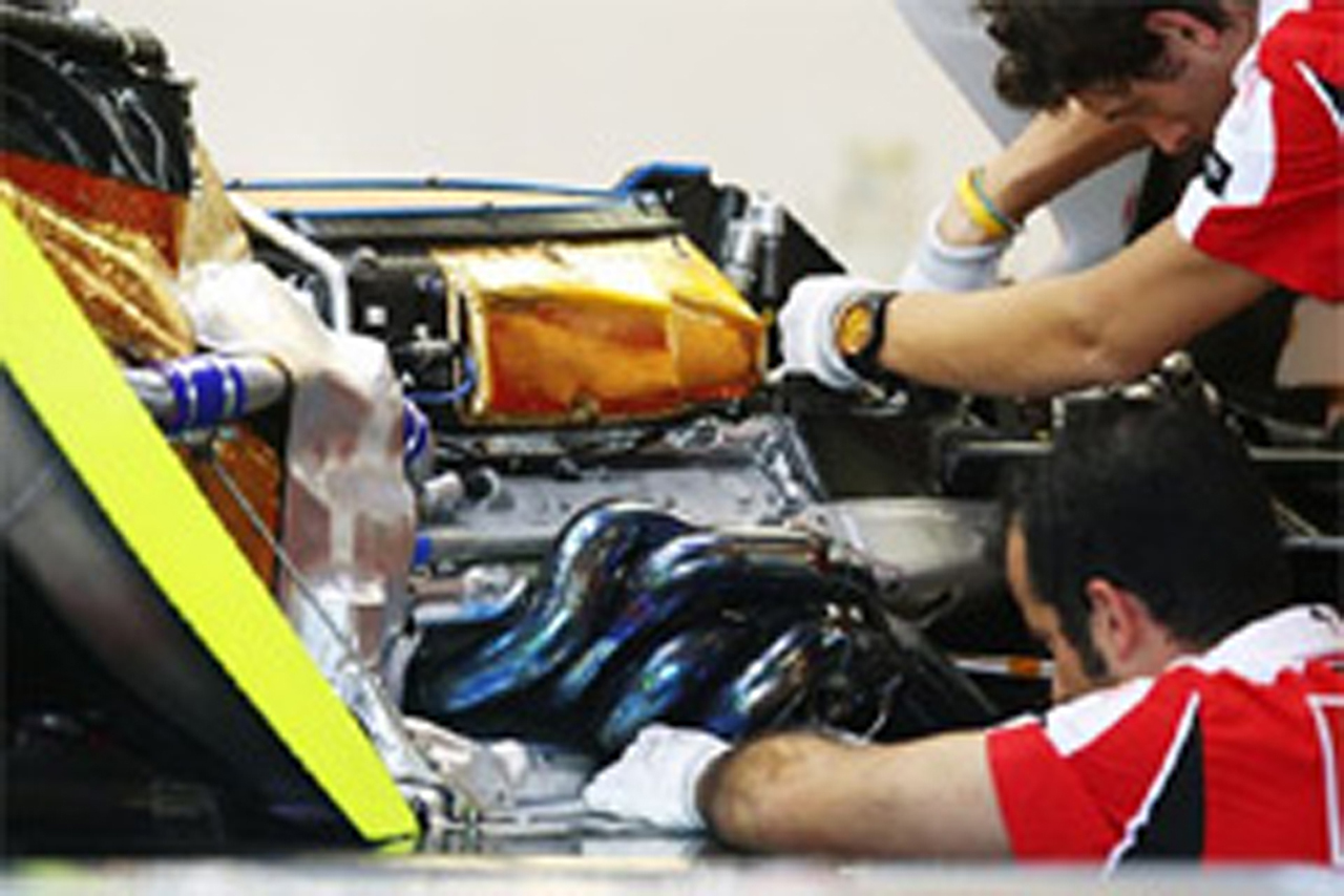 F1エンジンメーカー、V8エンジンの継続を希望