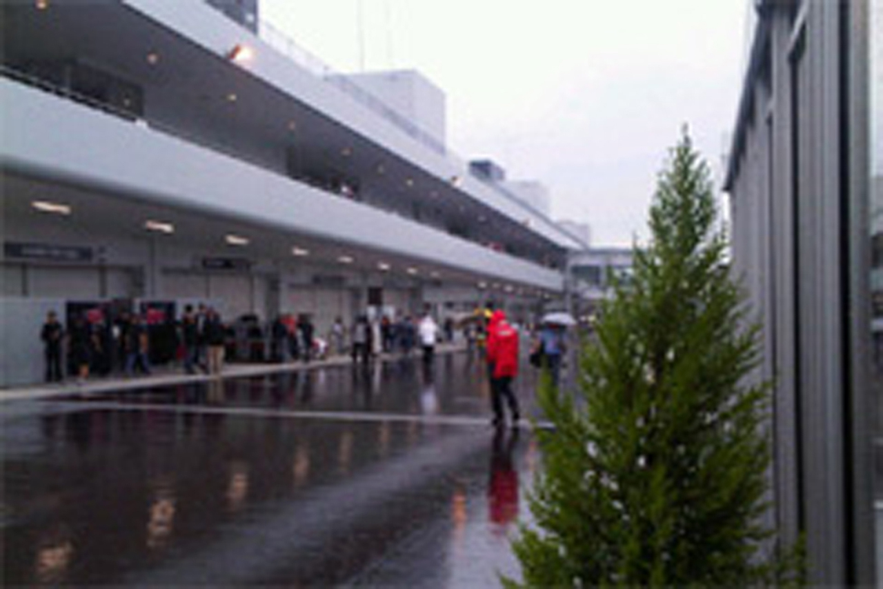 F1日本GP、土曜日の鈴鹿サーキットは雨