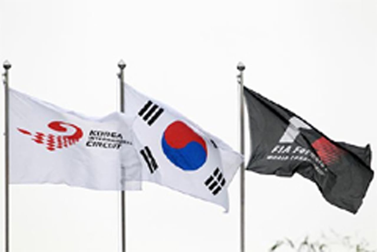 F1韓国GP、雨で赤旗中断