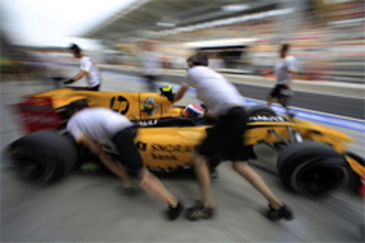 ルノー、F1継続のためにスノラス銀行から借金