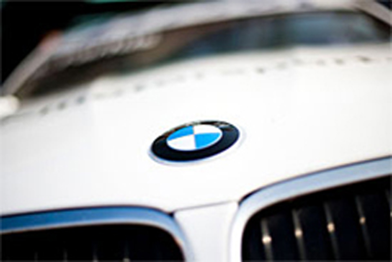 BMW、V8スーパーカー参戦を検討