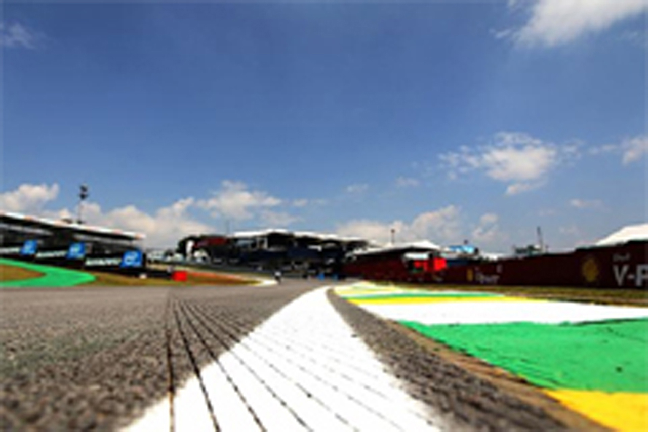 F1ブラジルGP フリー走行1回目：セバスチャン・ベッテルがトップタイム