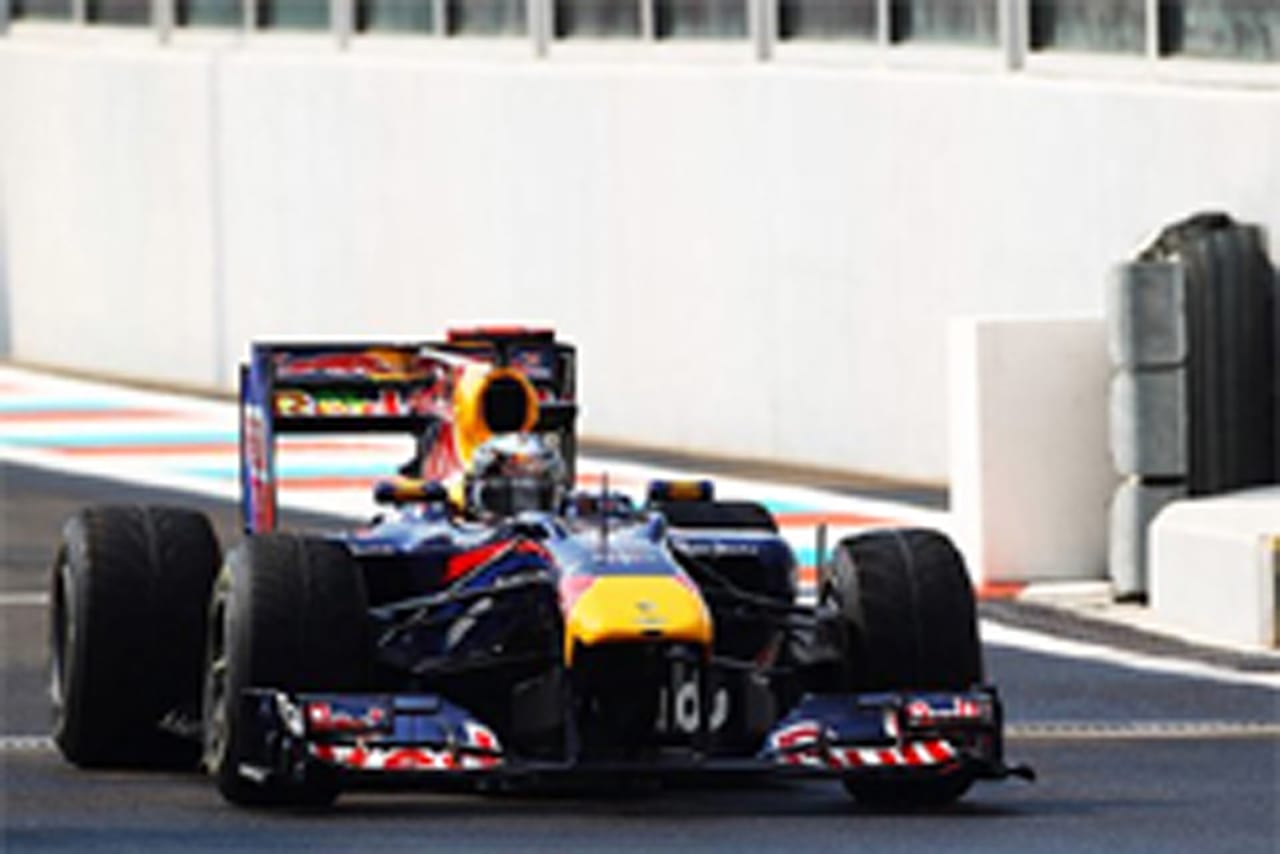 F1アブダビGP フリー走行1回目：セバスチャン・ベッテルがトップタイム