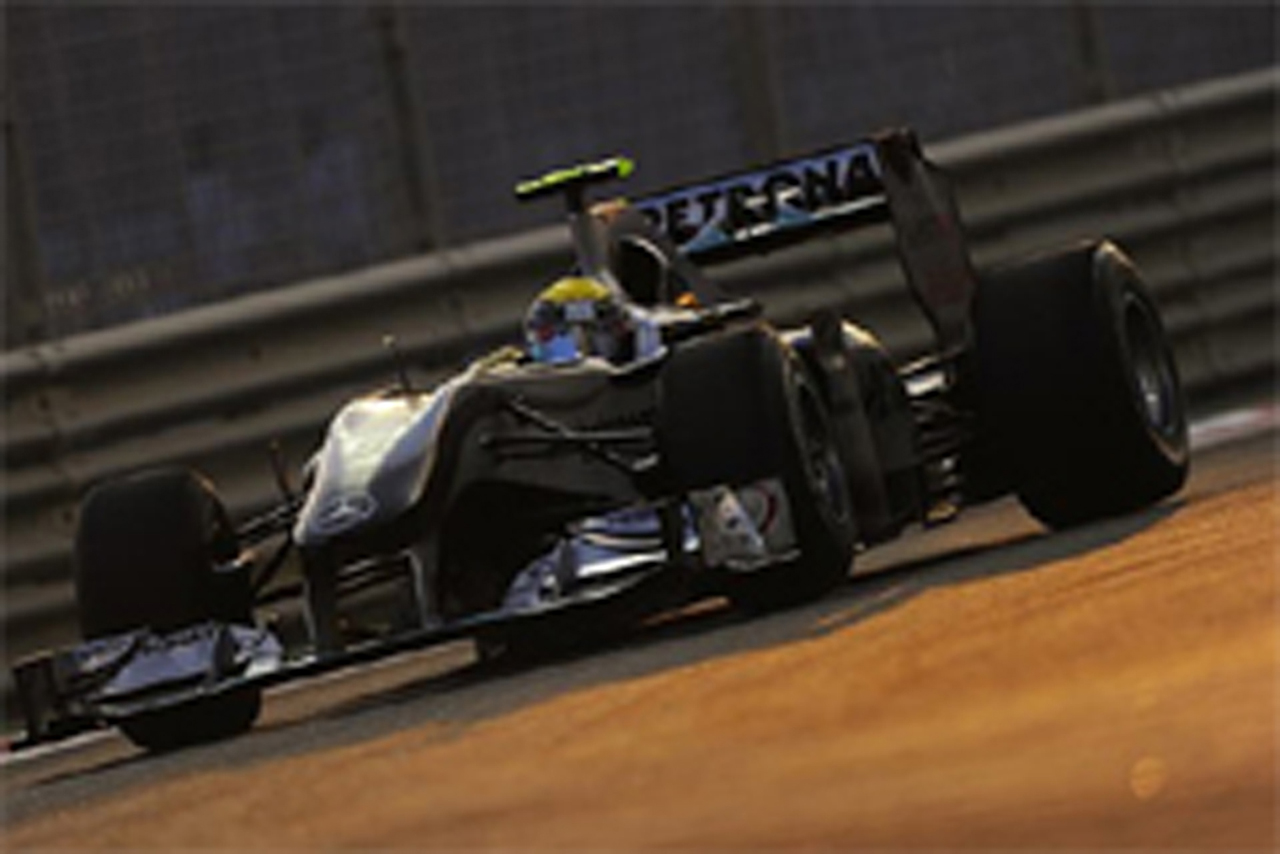 メルセデスGP:F1アブダビGP初日