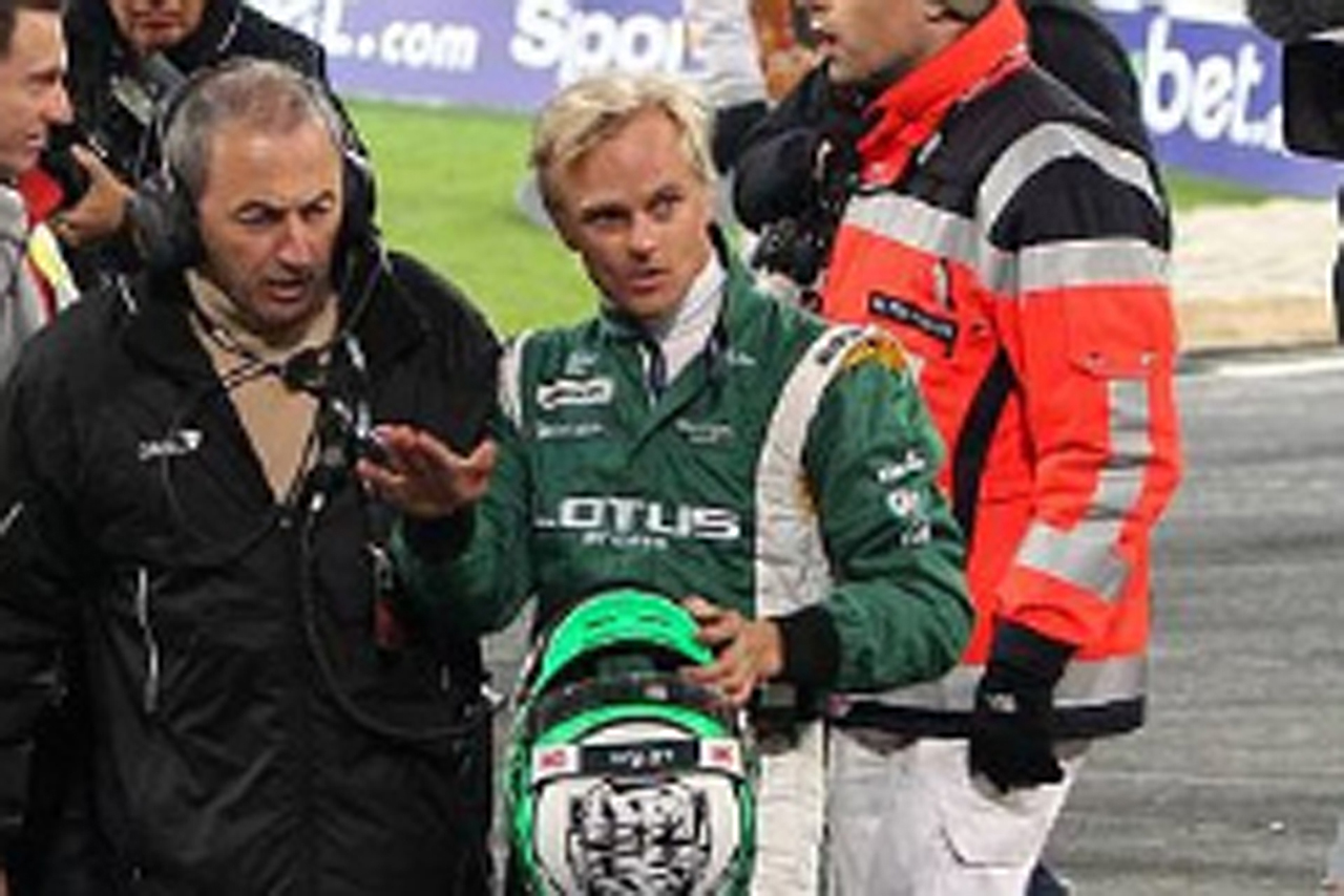 ヘイキ・コバライネン、レース・オブ・チャンピオンズでクラッシュして失神