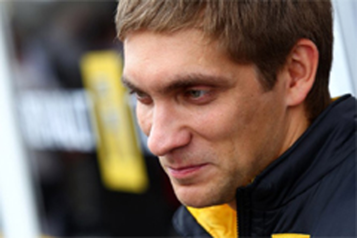 ロータス・ルノーGP、ヴィタリー・ペトロフと2年契約
