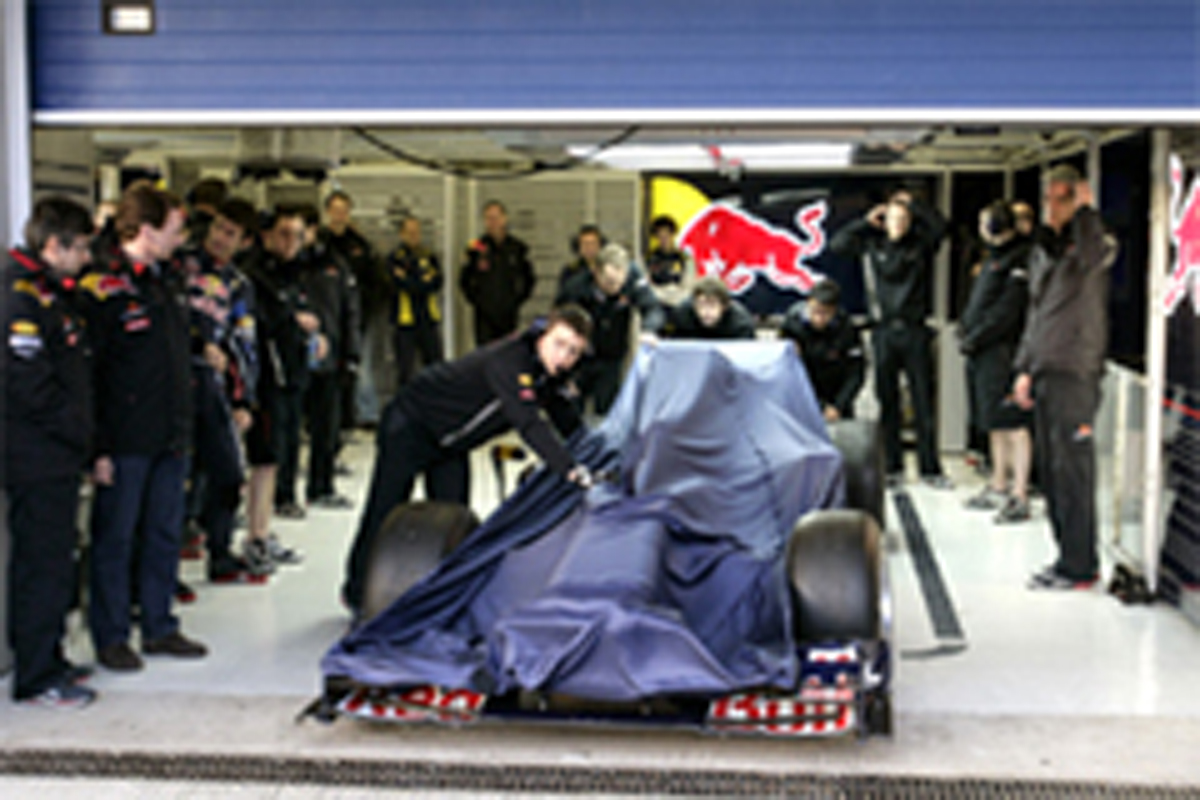 レッドブル RB7、2月1日にトラックデビュー