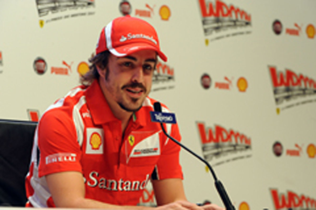 フェルナンド・アロンソ、2011年F1マシンでシート合わせ