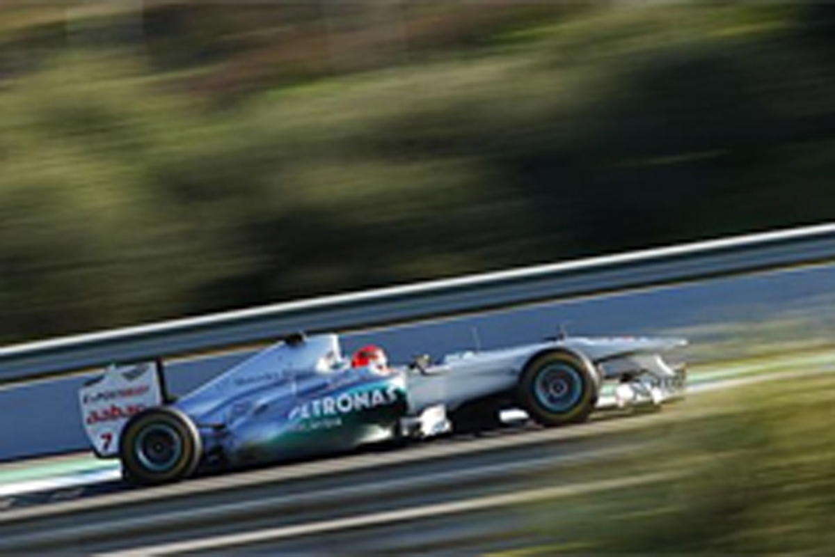 メルセデスGP W02、直線では最速