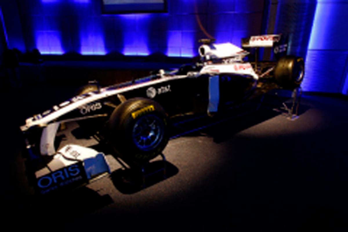 ウィリアムズ、FW33のカラーリングを発表