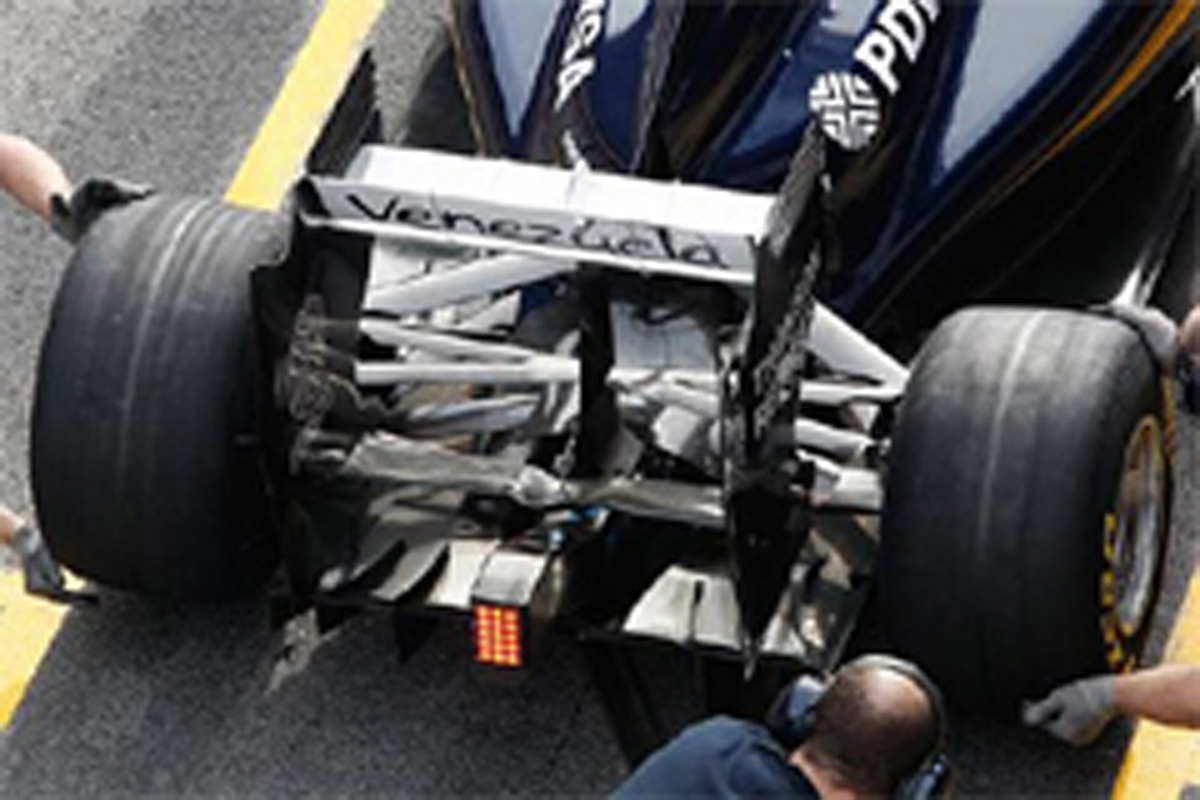 ウィリアムズ、FW33のリアウイングの振動問題を否定