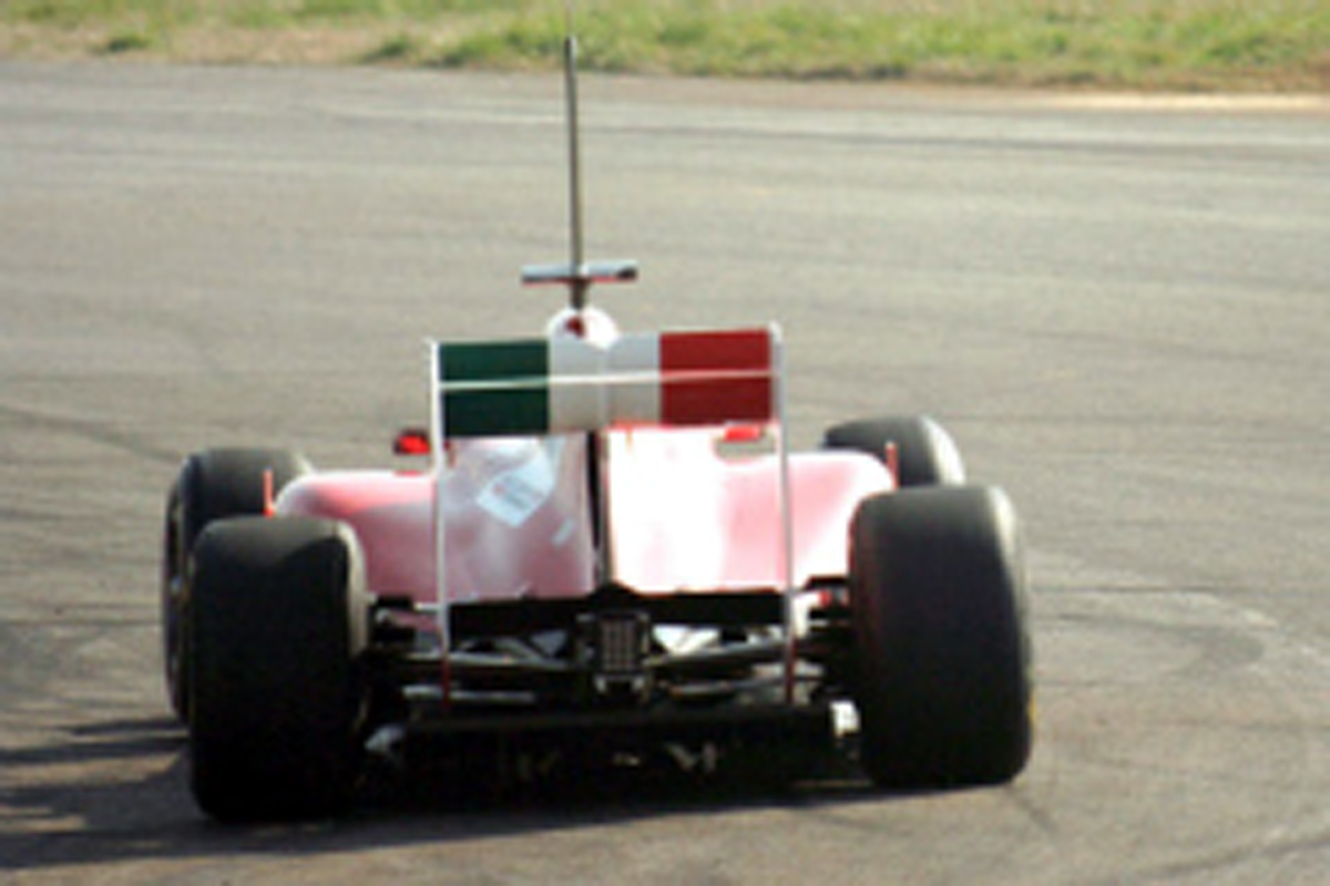 フェラーリ、レッドブル型のエキゾーストをテスト