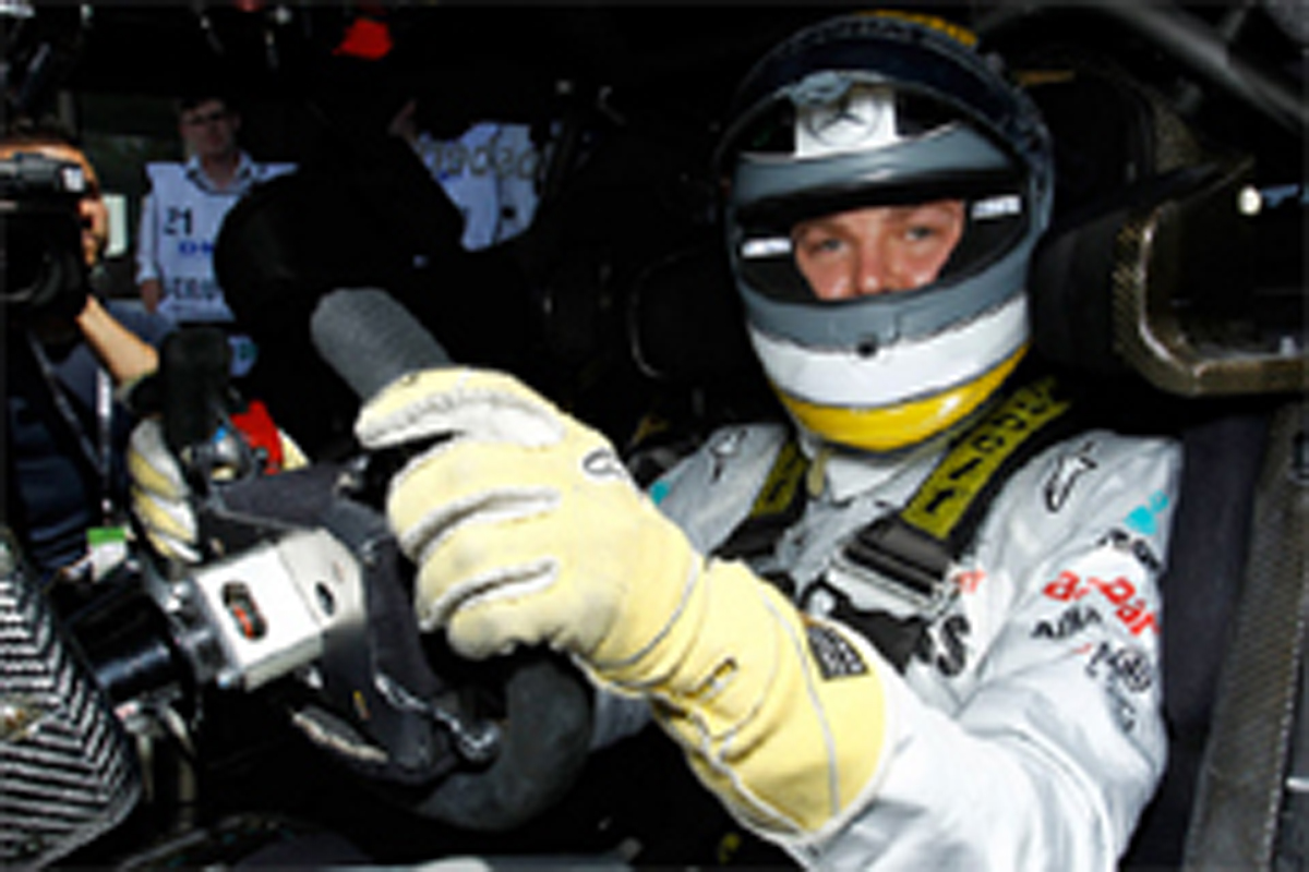 【動画】ニコ・ロズベルグ、DTMマシンをドライブ