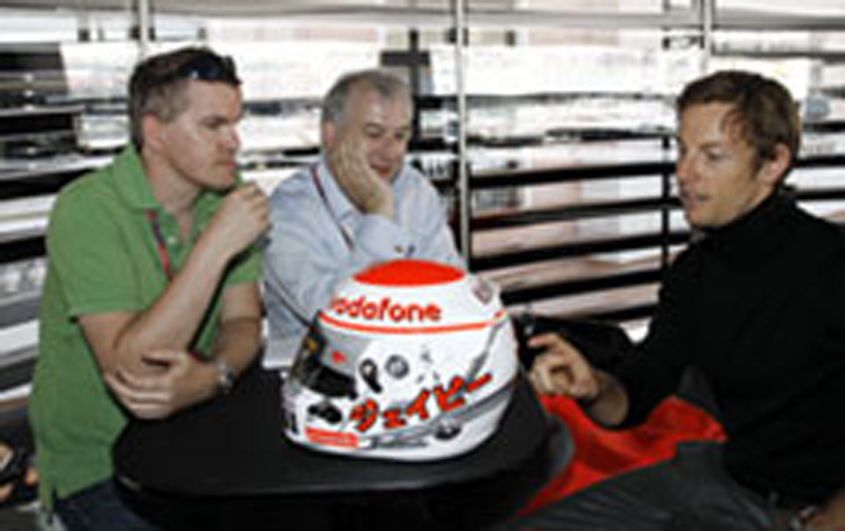 ジェンソン・バトン、F1モナコGPで日の丸&日本語ヘルメットを着用