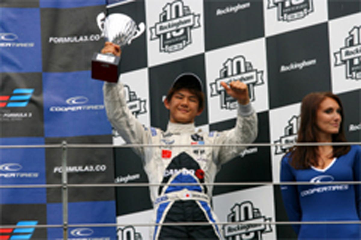 桜井孝太郎、イギリスF3史上最年少ルーキーチャンピオンに王手