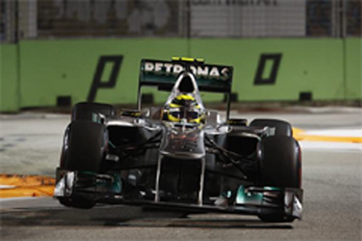 メルセデスGP：戦略的な予選セッション （F1シンガポールGP予選）