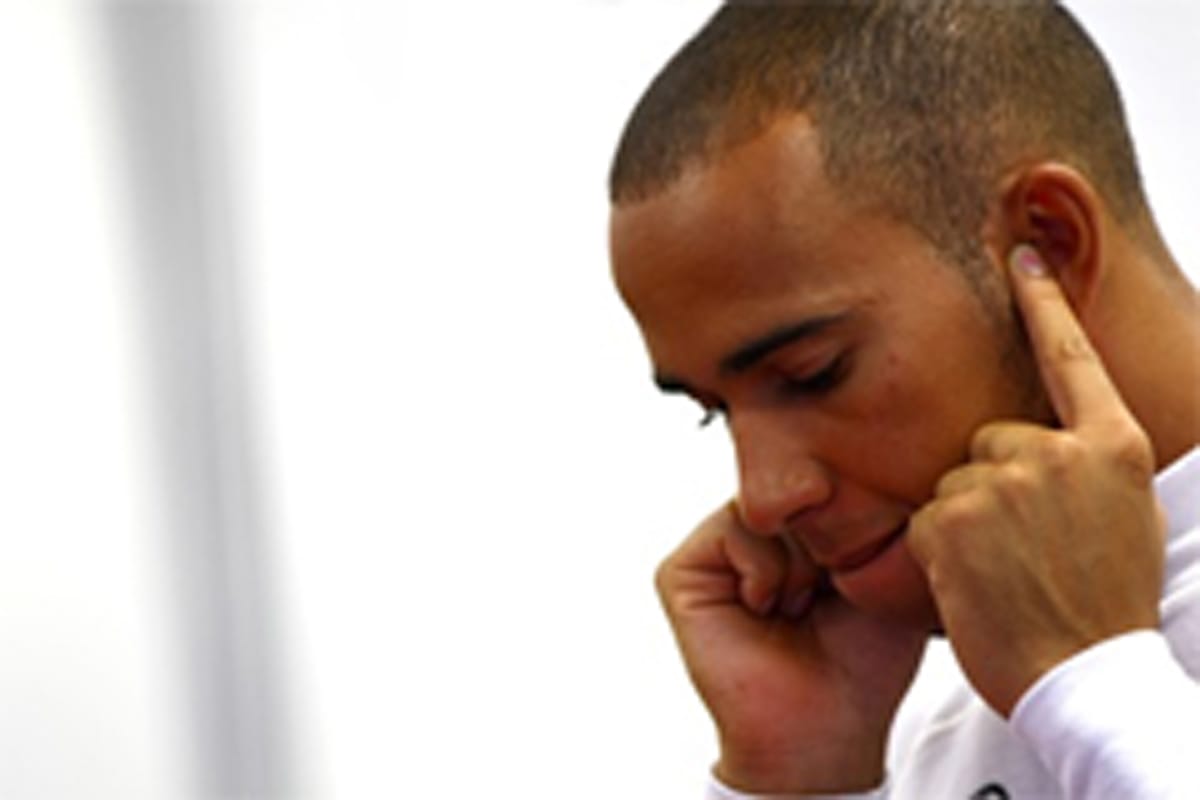 F1ドライバー、ルイス・ハミルトンのドライビングについて話し合いを要求