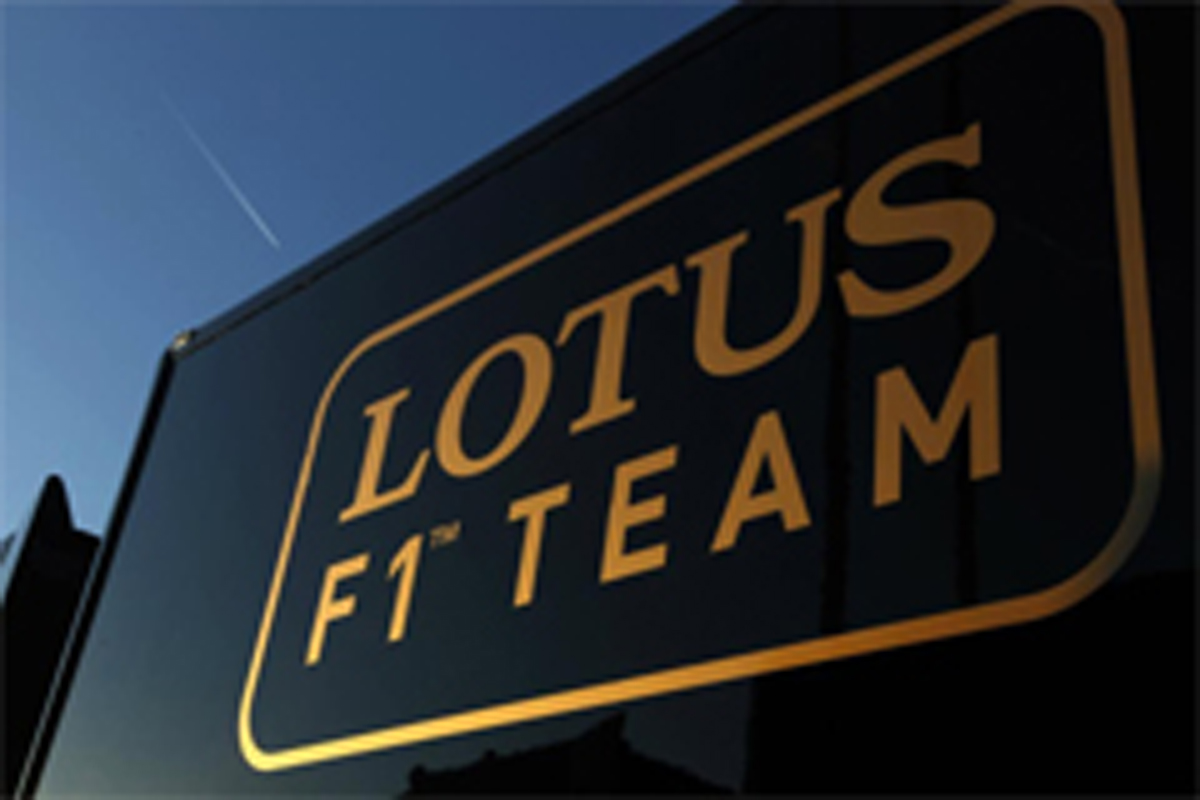 ロータス、2012年F1マシンのエンジン始動に成功