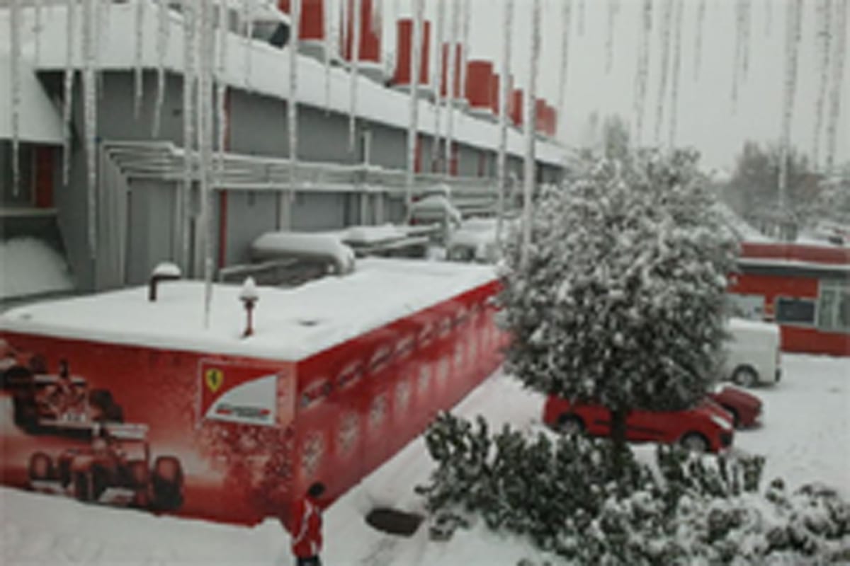 フェラーリ、2012年F1マシンの新車発表会を雪のため中止
