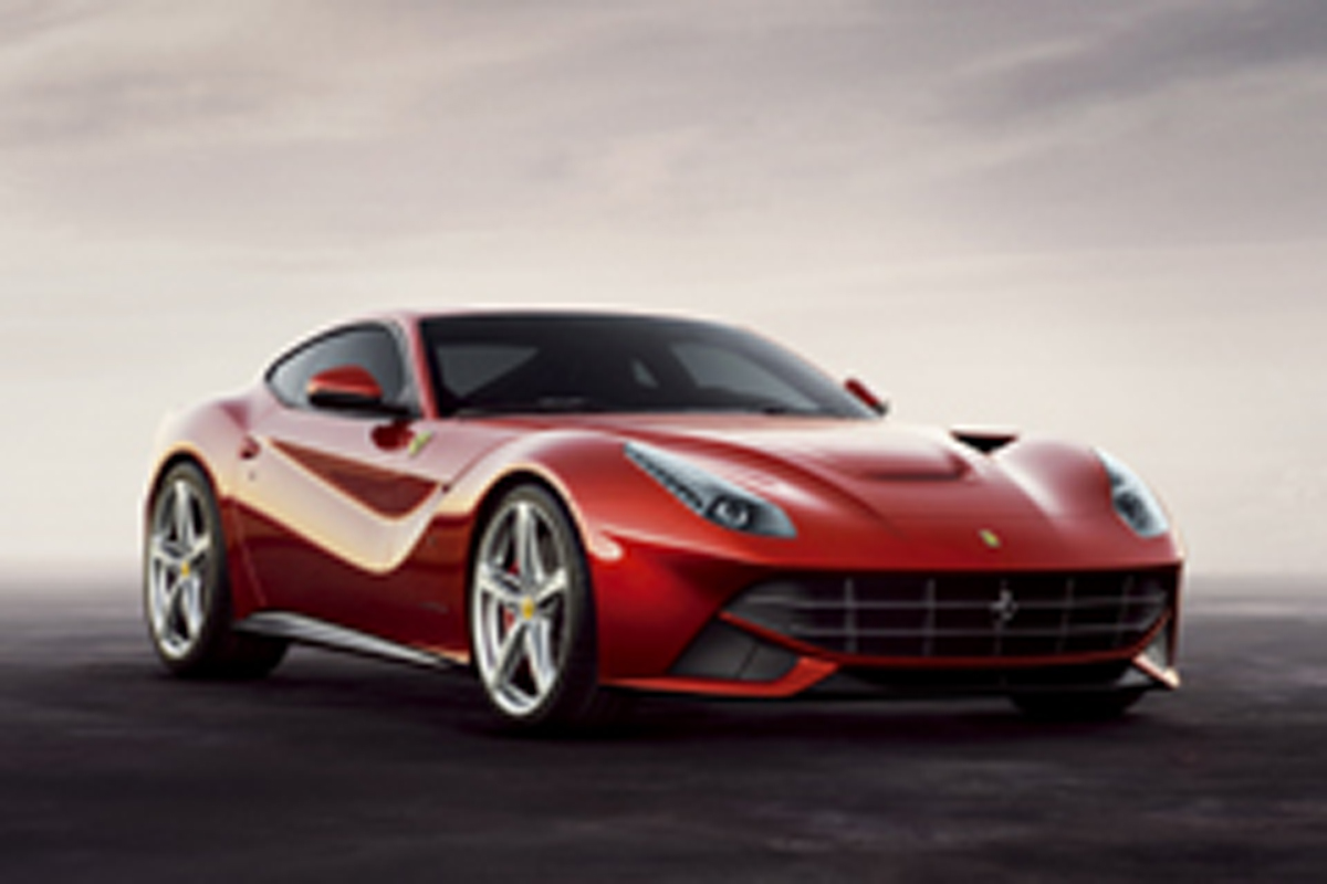 フェラーリ、新型車「F12ベルリネッタ」を発表