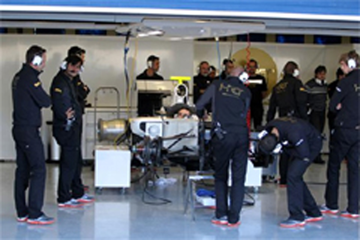 HRT、テスト最終日のF112のトラックデビューを目指す