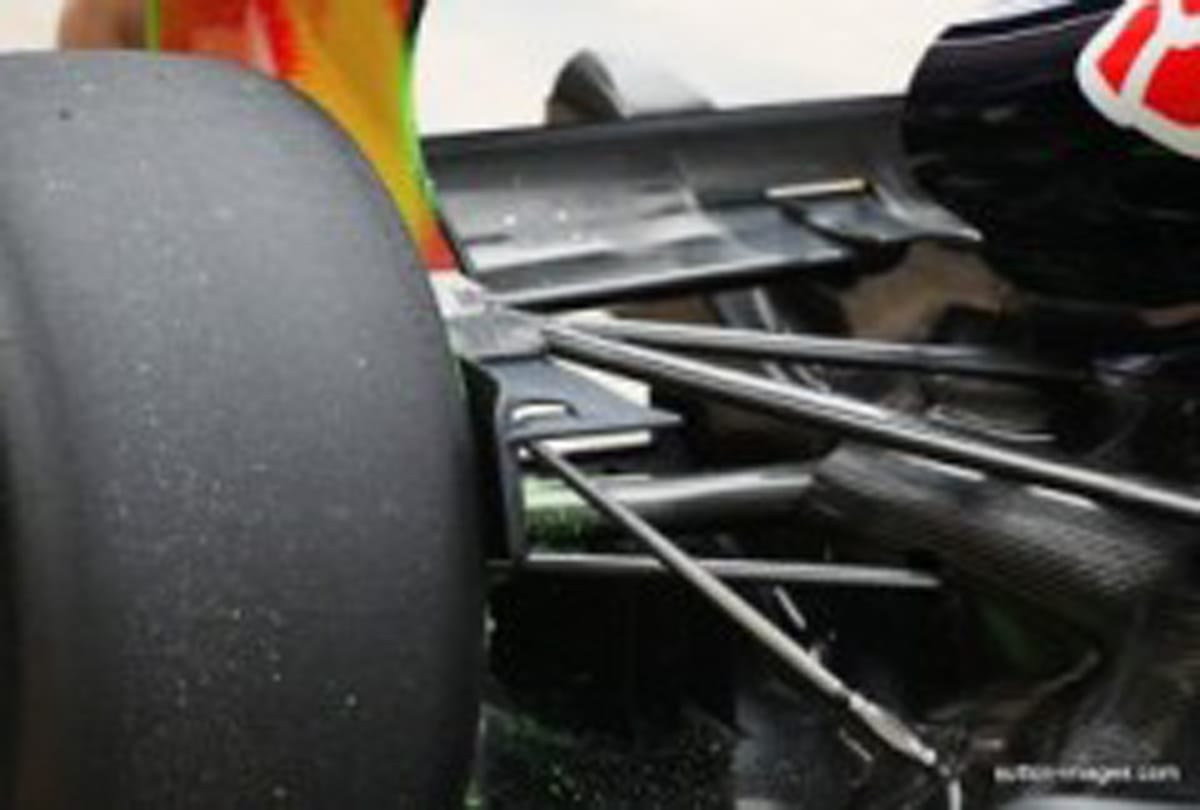 FIA、レッドブル RB8のリアサスペンションを調査