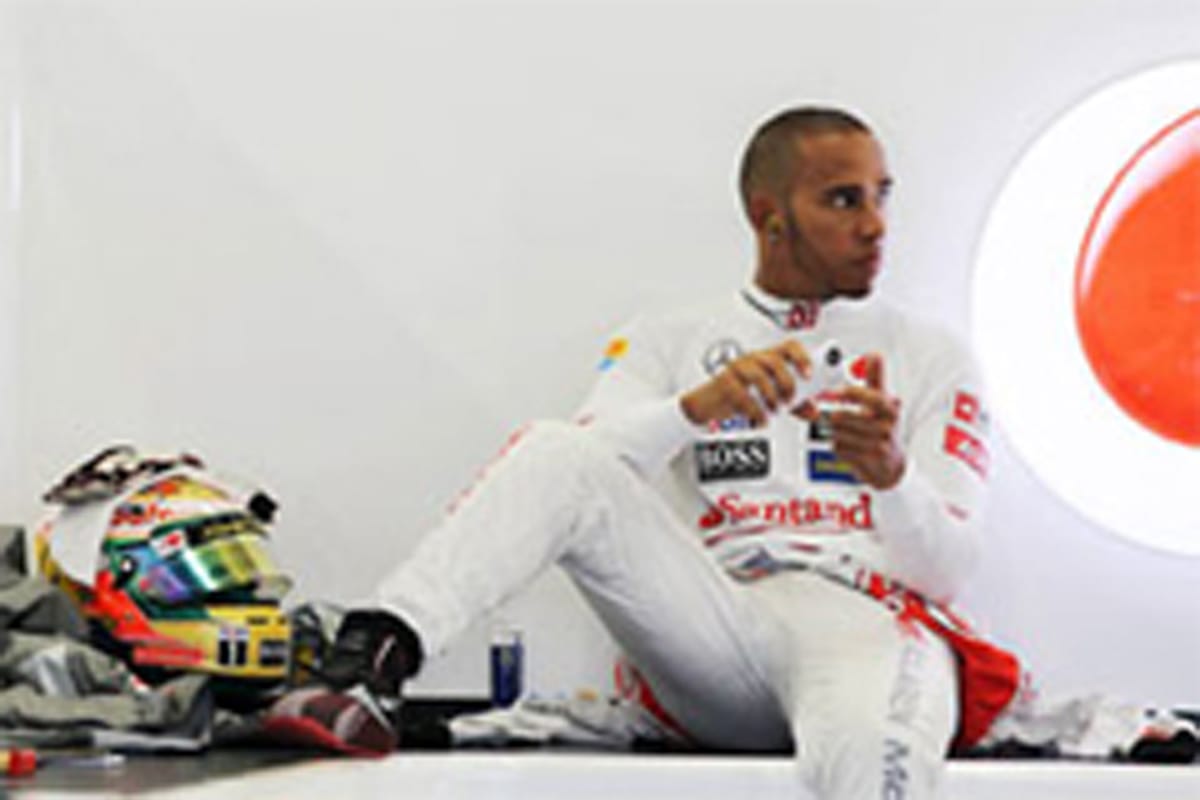 ルイス・ハミルトン、夏休み中のマクラーレンとの将来の決定を望む