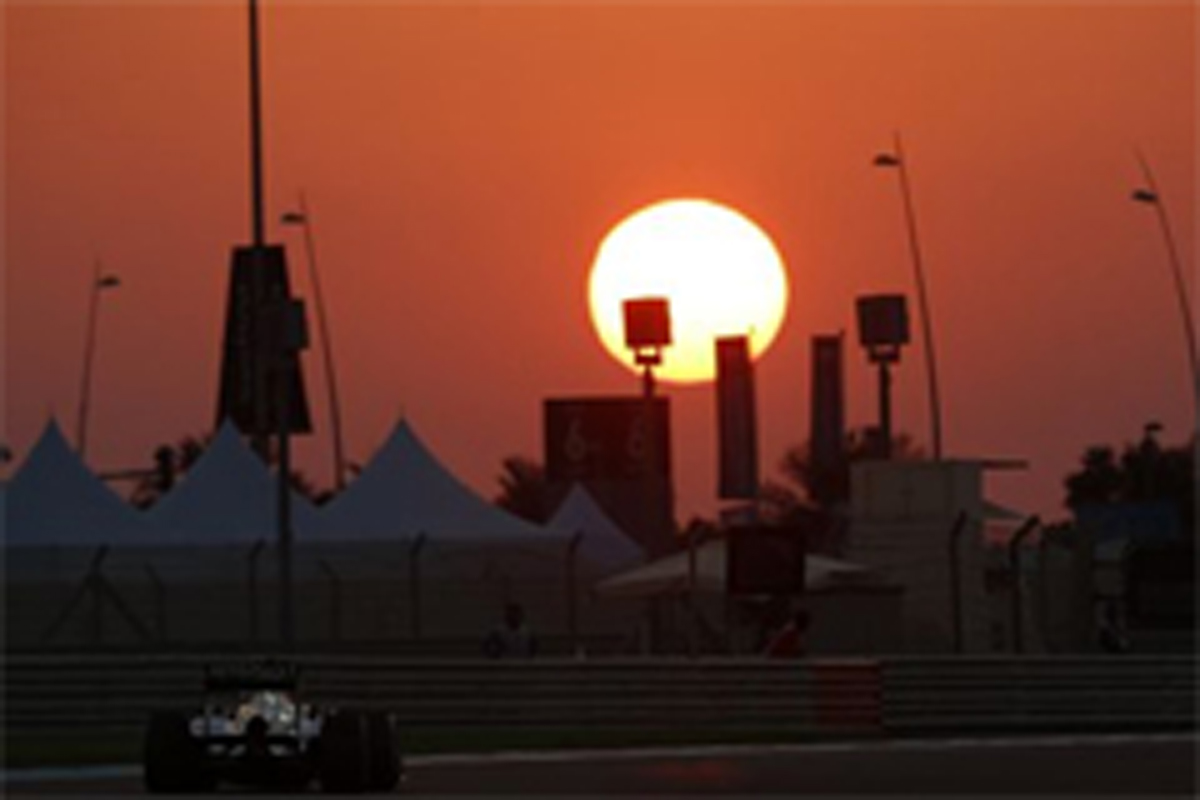 F1アブダビGP フリー走行2回目:セバスチャン・ベッテルがトップタイム