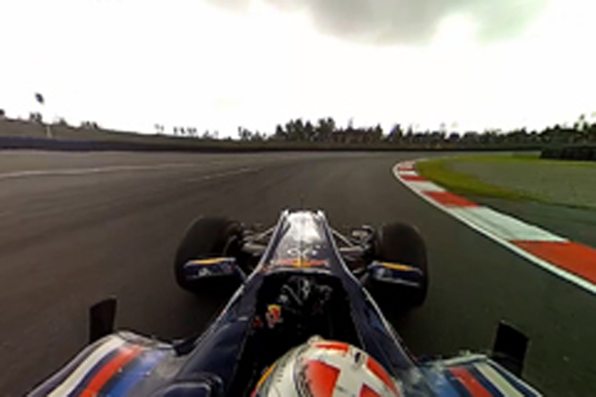 F1：レッドブル RB7 360度 パノラマ動画
