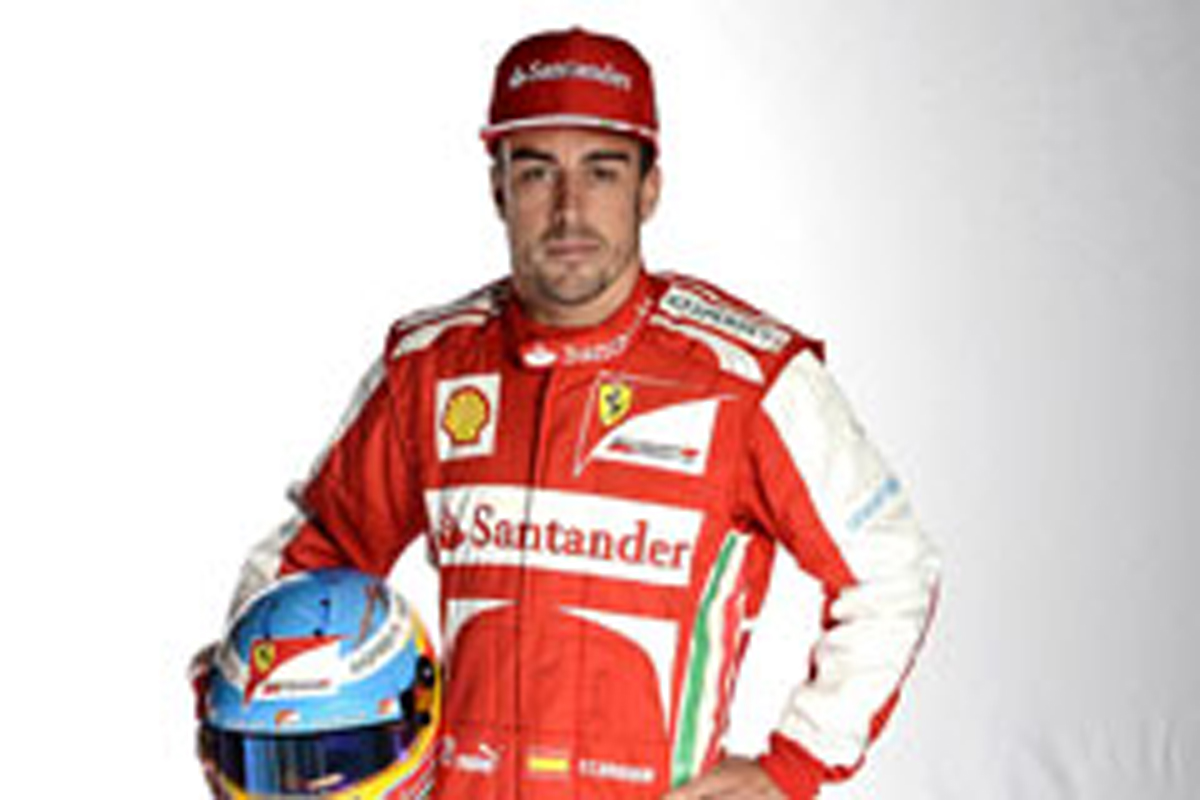 フェラーリ、2013年のレーシングスーツを公開