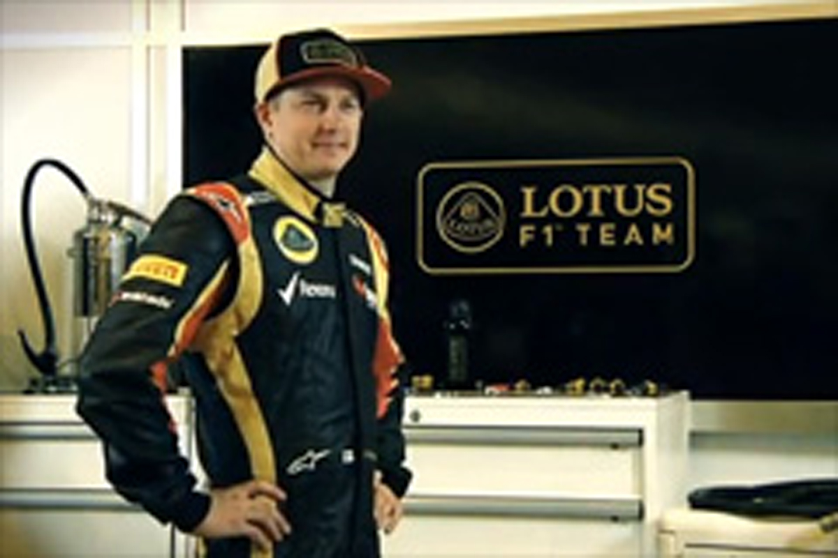 ロータス、2013年のレーシングスーツを披露