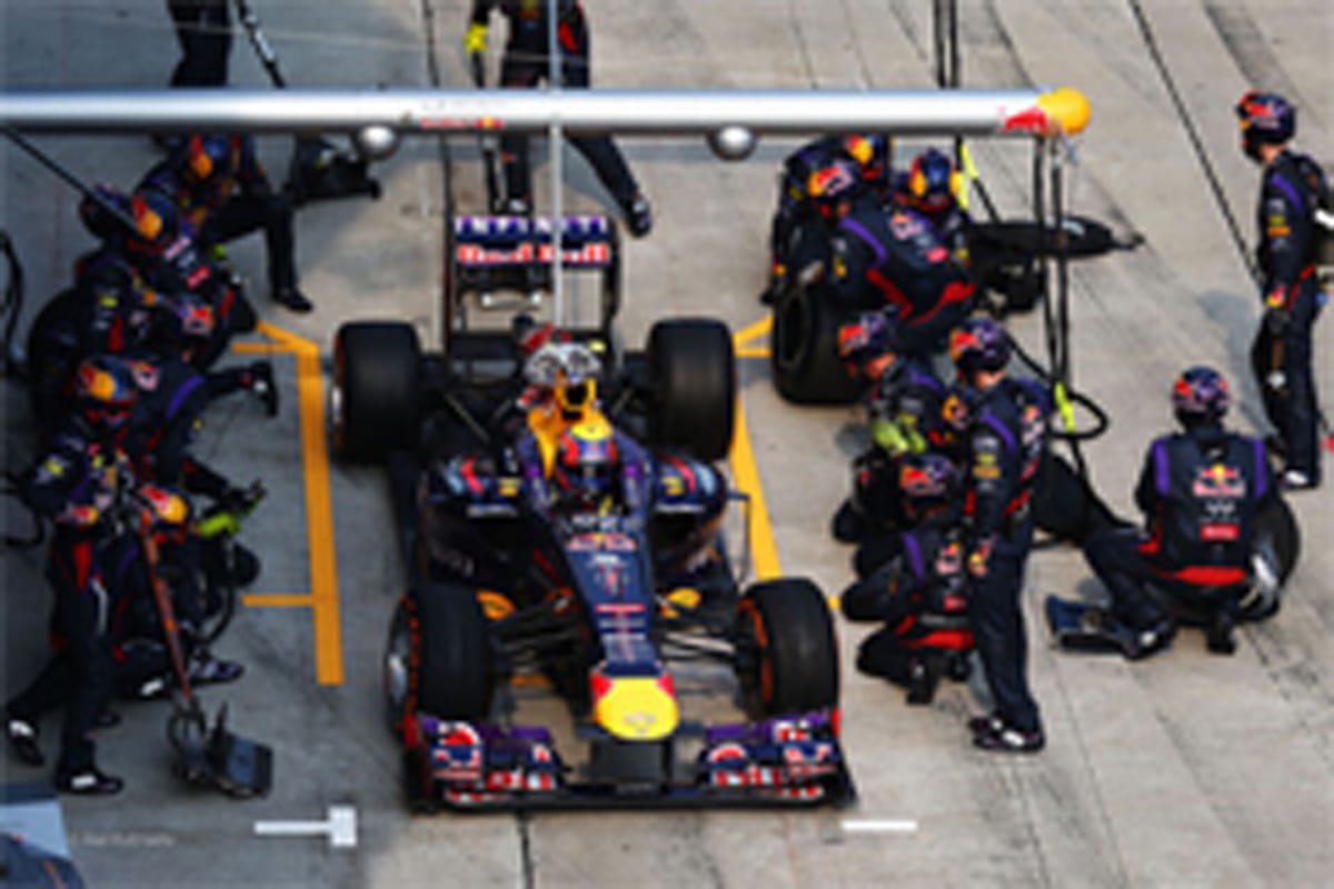 レッドブル、ピットストップ最速記録2.05秒を樹立