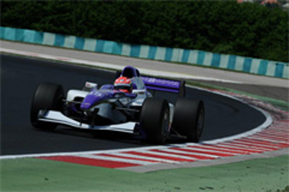 黒田吉隆、不運なトラブルの連続で入賞を逃す (AUTO GP)