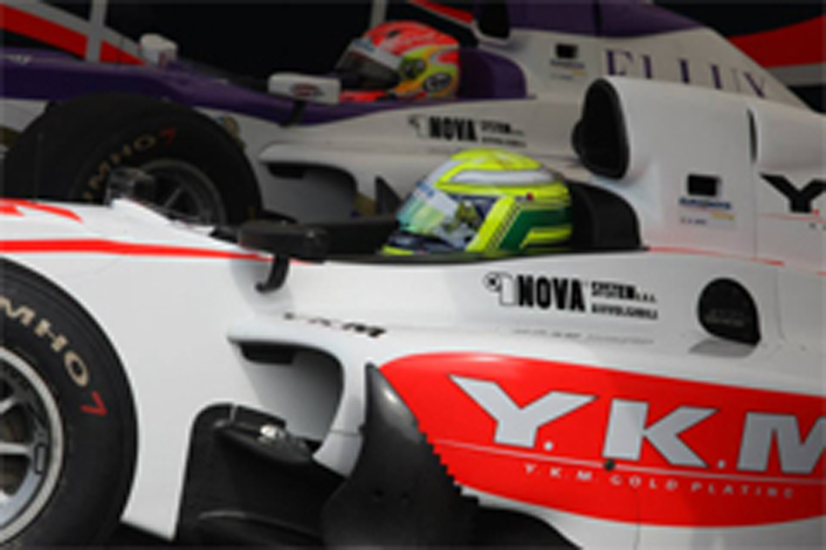 佐藤公哉、レース1で6位も首位を維持 （AUTO GP 第4戦）
