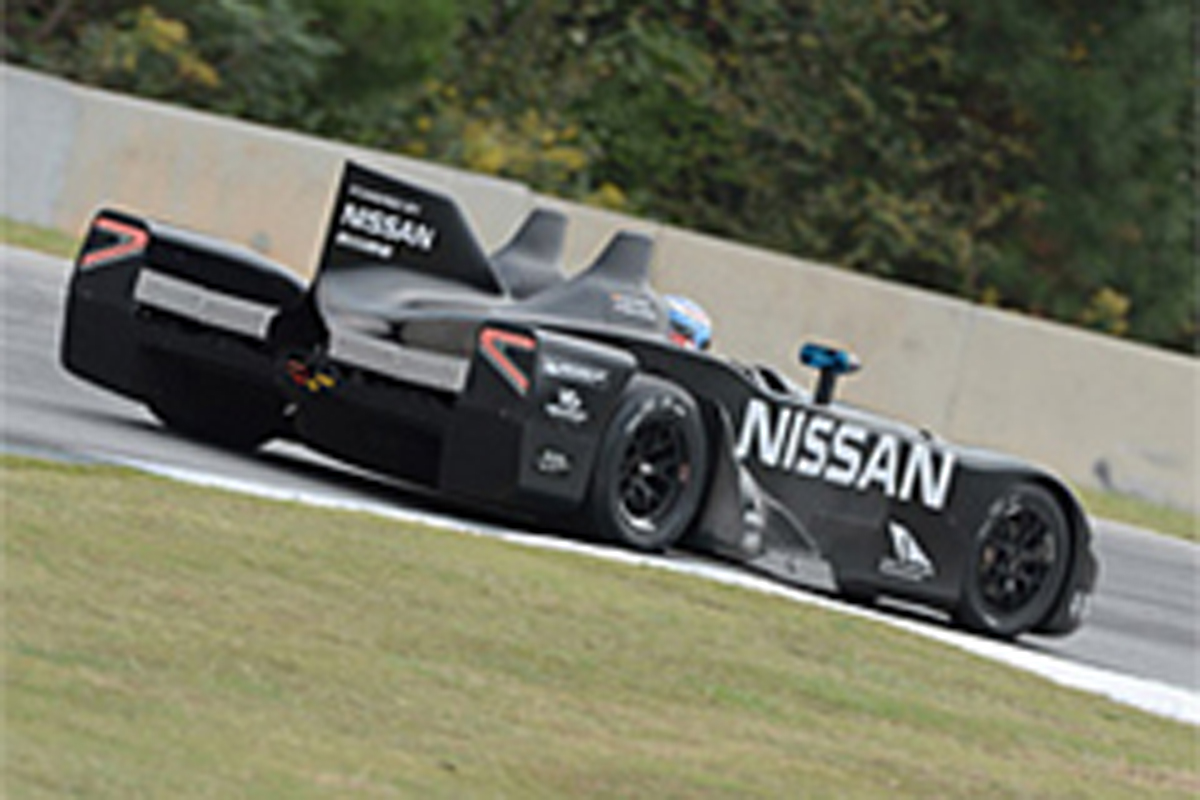 日産、2014年に参戦するガレージ56車両をル・マンで公開