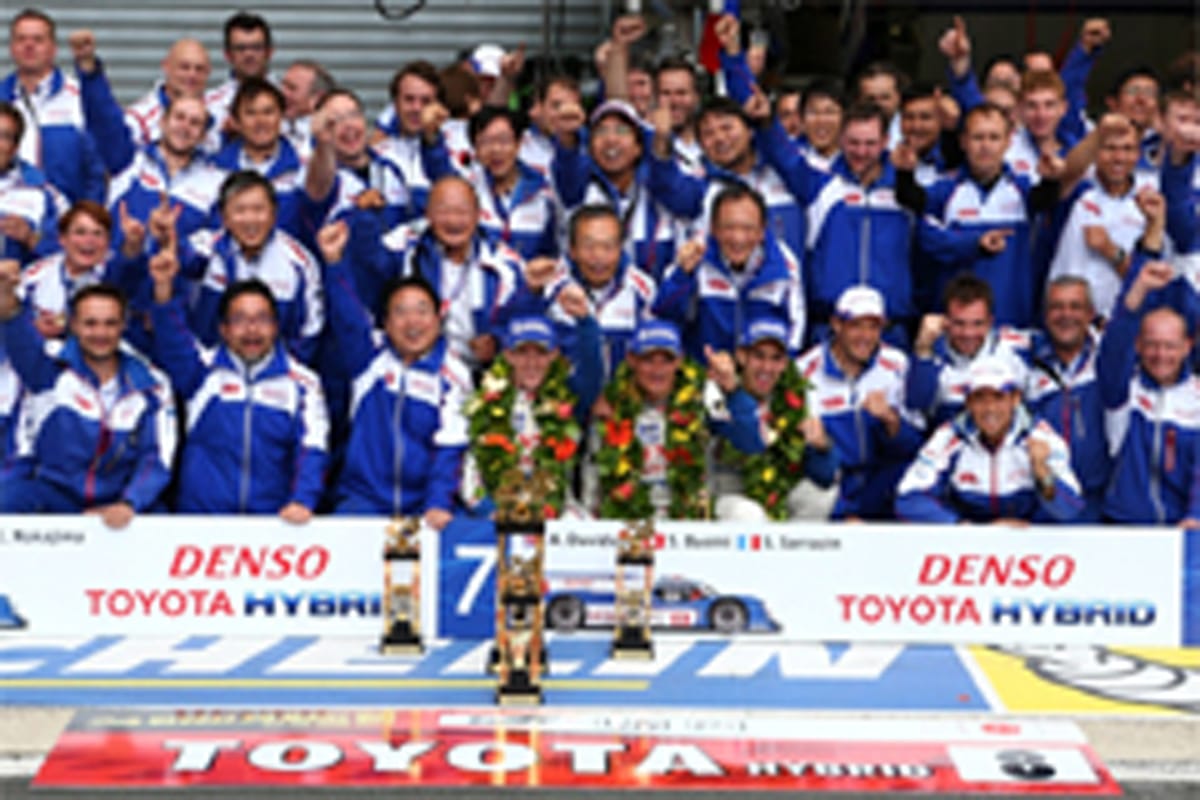 トヨタ、2位表彰台 「チームを誇らしく思う」 (ル・マン24時間レース)