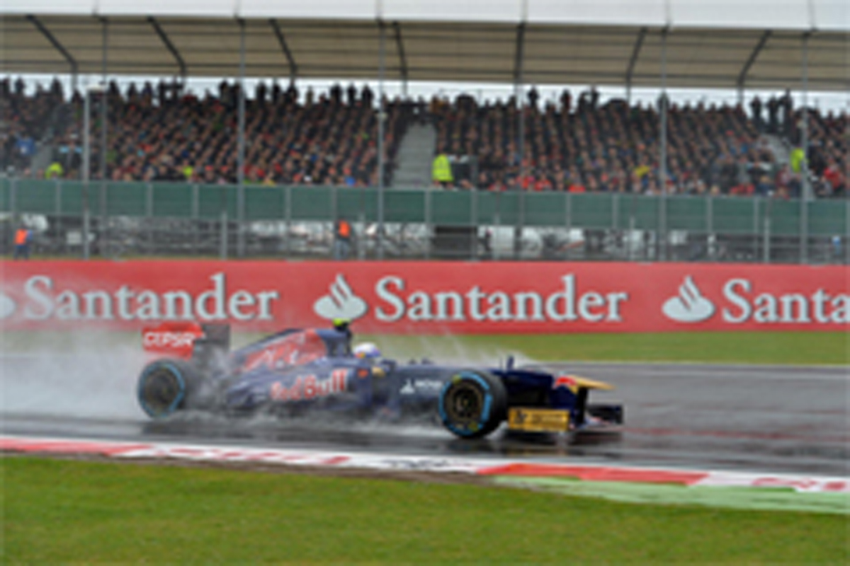 F1イギリスGP フリー走行1回目：シルバーストンは雨模様