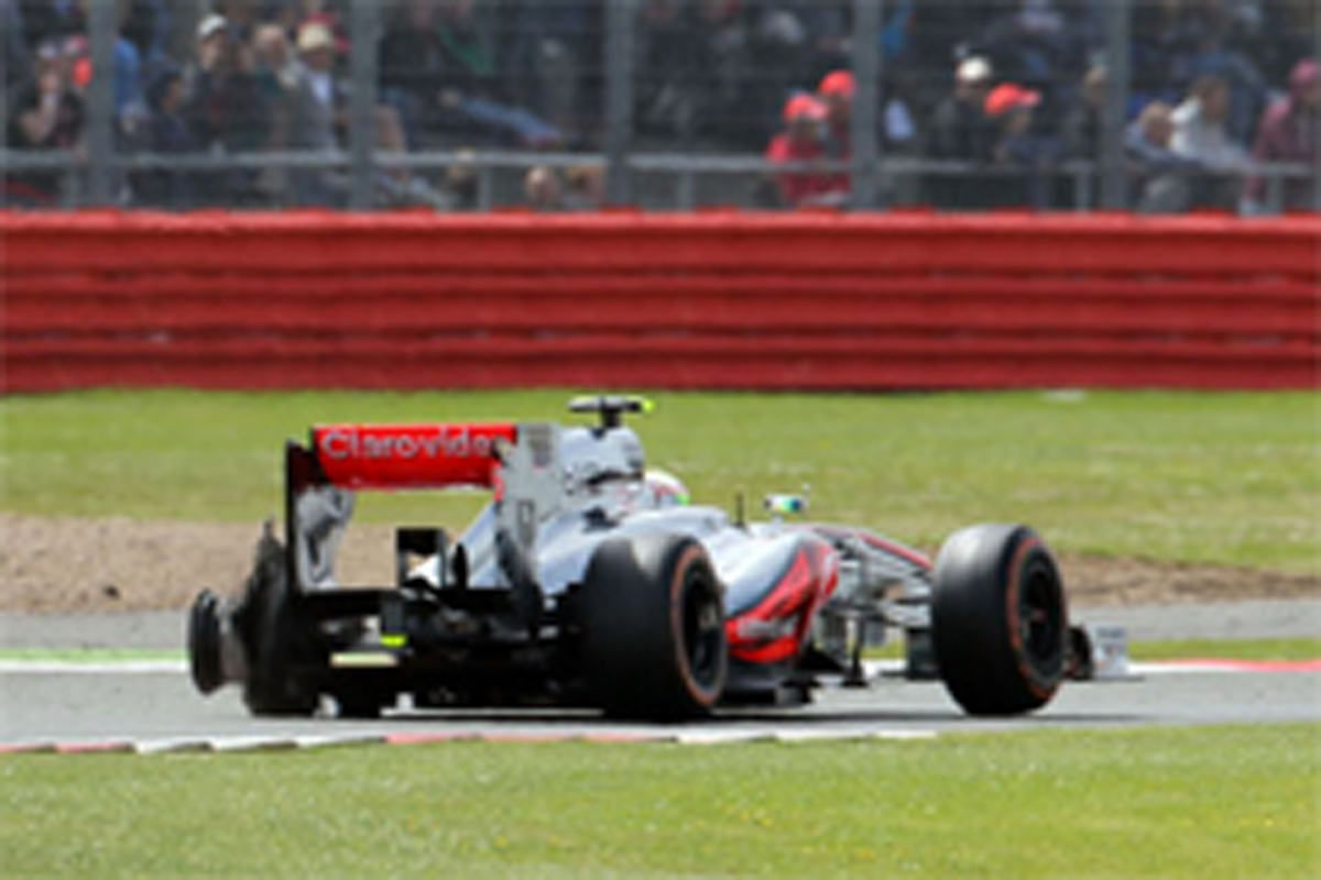 F1イギリスGP、左リアタイヤのバーストが多発