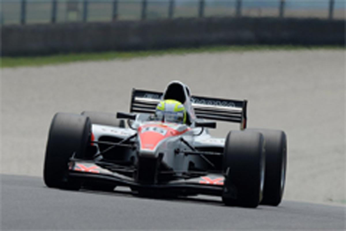 佐藤公哉、0周リタイアで首位陥落 （AUTO GP）