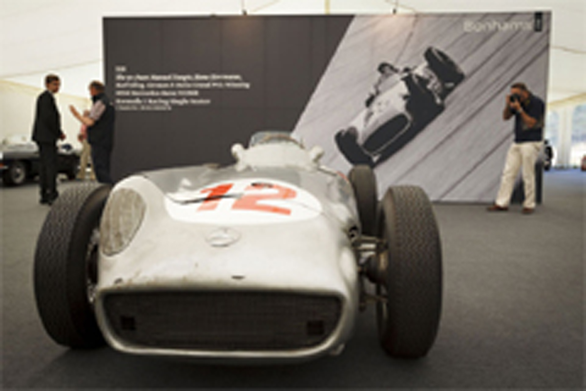 ファンジオのメルセデスW196、29億円で落札