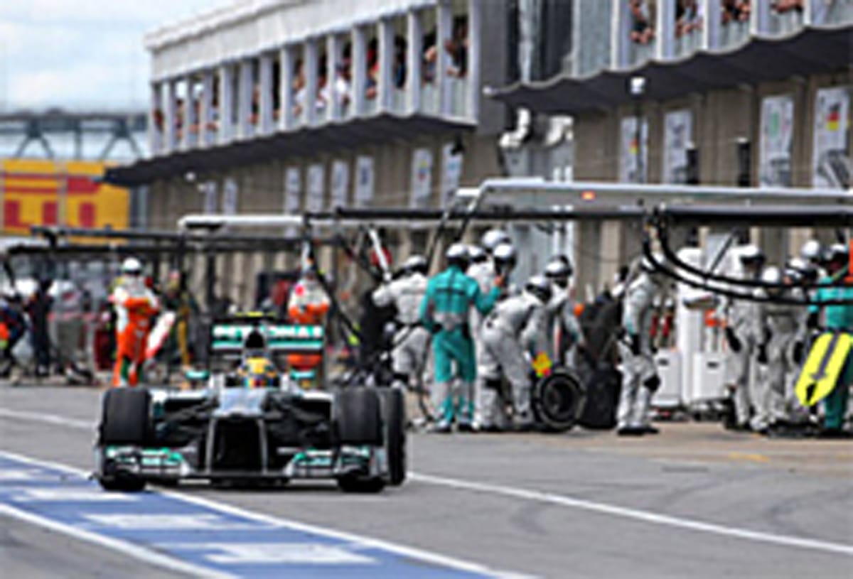 FIA、F1のピットレーンの制限速度を80km/hに変更