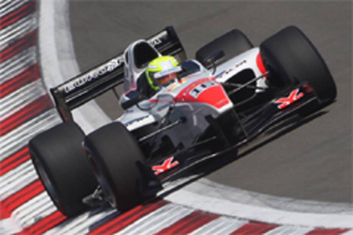 佐藤公哉、レース1を4位で単独首位に返り咲く (AUTO GP)