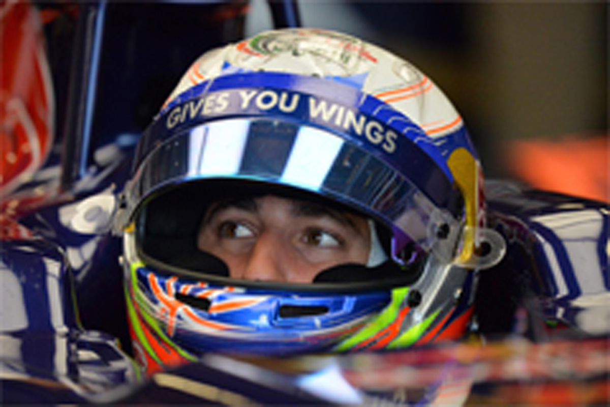 ダニエル・リカルドのお尻はレッドブル RB10には大きすぎ?