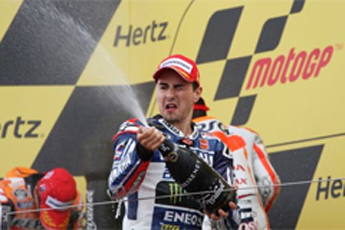 MotoGP：ホルヘ・ロレンソ、接戦を制し今季4勝目