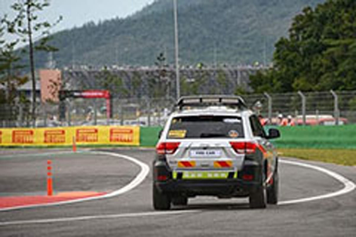 F1韓国GP、消防車両が予想外のコースイン？！