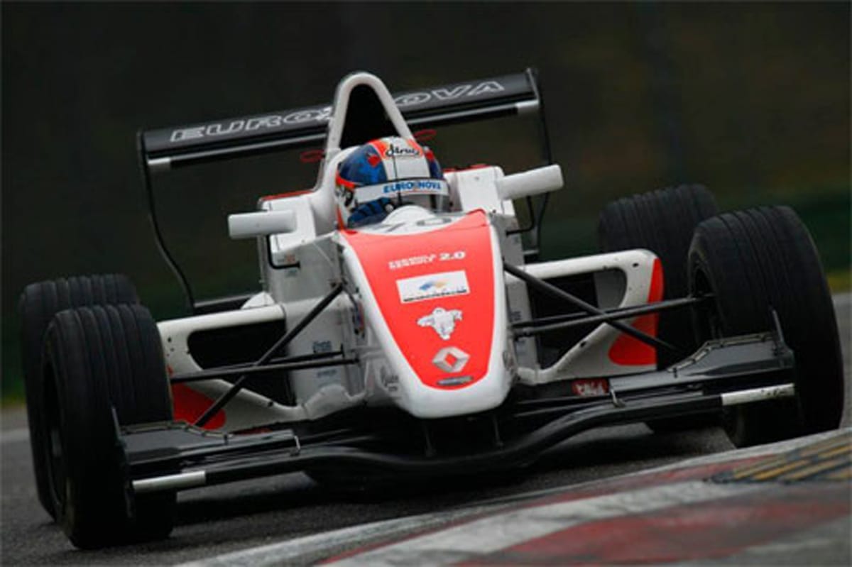 笹原右京、自己最高位目前で2レースともリタイア (FR2.0最終大会)