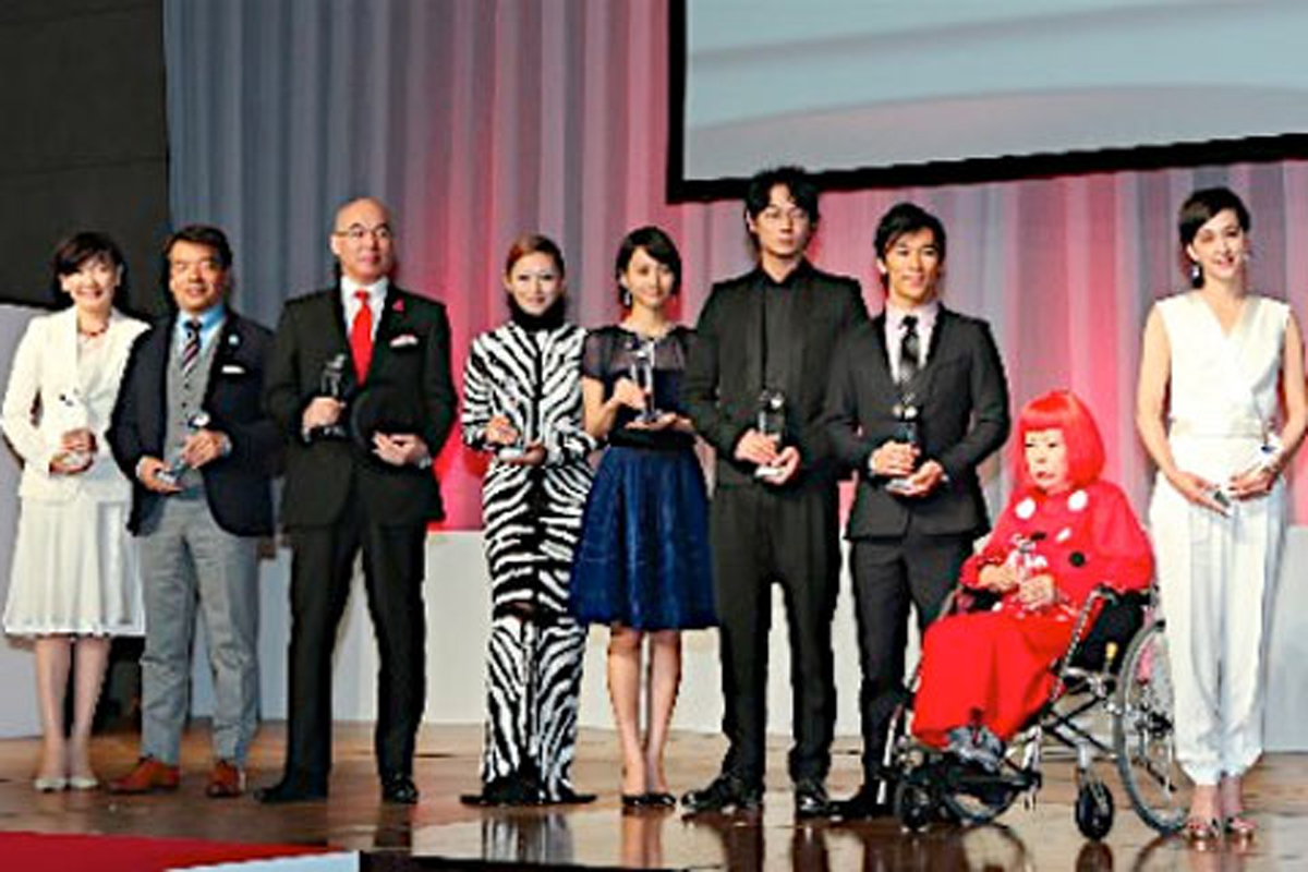 佐藤琢磨、「第42回ベストドレッサー賞(スポーツ部門)」を受賞