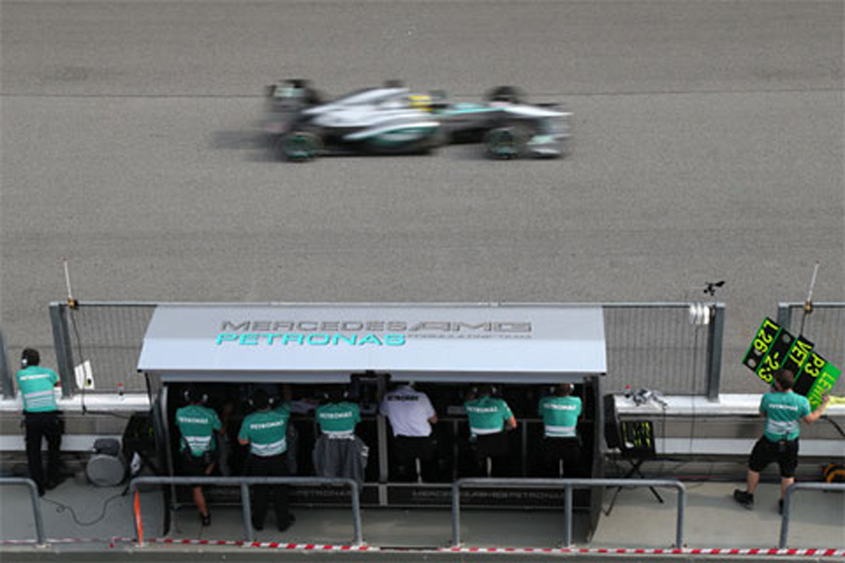 メルセデス、W05の初走行時のエンジンサウンドを公開