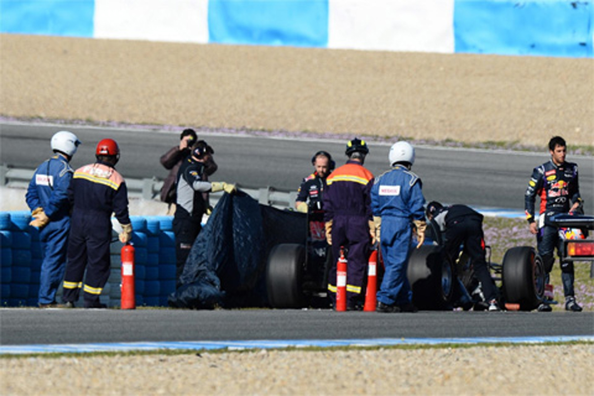 レッドブル、3日目もトラブルでまともに走行できず