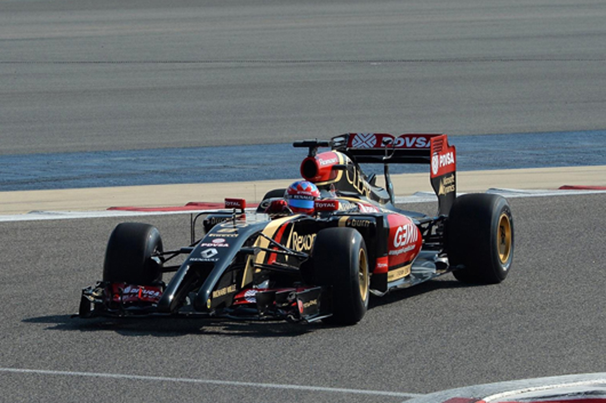ロータス E22：走行画像